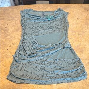 Women’s sage green tunic by Nomad’s Hemp Wear, size Small